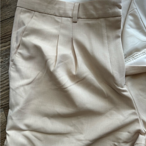 Pleated Straight Cropped Pant - Picture 5 of 7